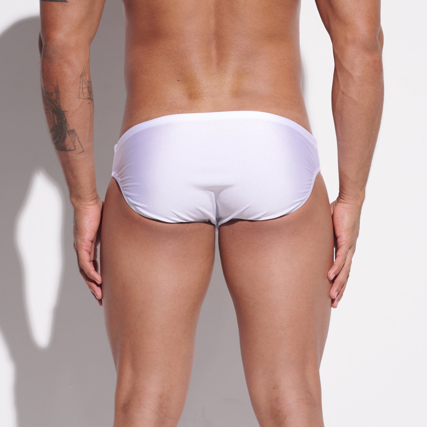 Mens Quick-Dry Shiny Fabric Swim Briefs - Trendy Tight-Fit Swimwear for Summer Water Activities S3314