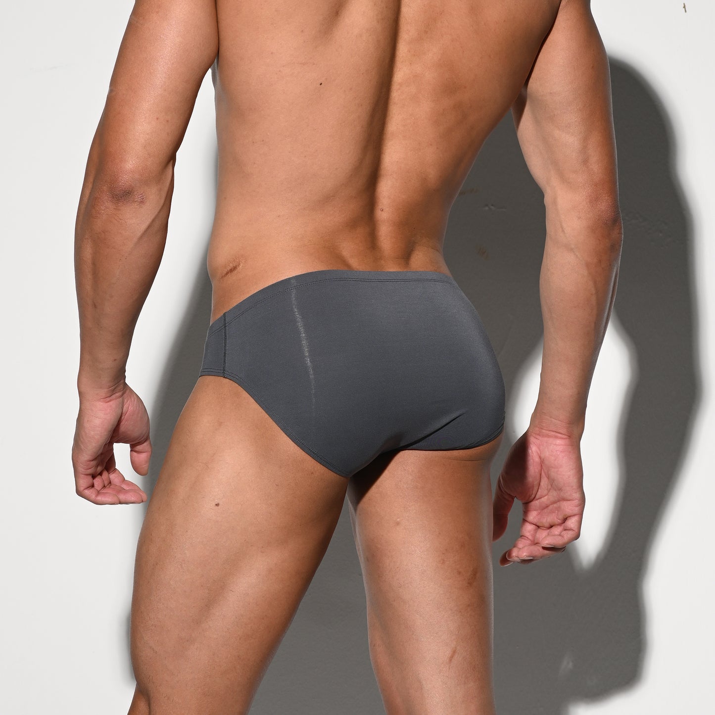 Men's Fitted Sports Briefs Ultra Soft High Elastic Lightweight Narrow-Band & Healthy Skin-Friendly Underwear U3528
