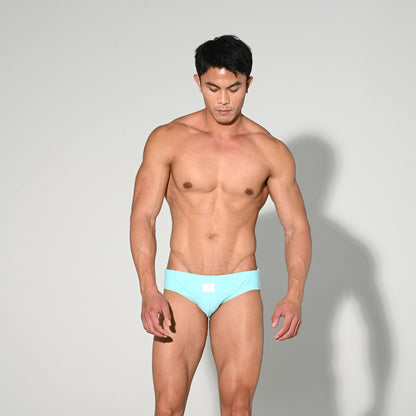 Men's Stylish Minimalist Swimwear Quick-Drying Slim-fit Triangle Swim Briefs 3520
