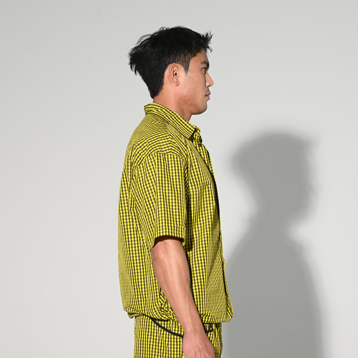 DESMIIT Men's Plaid Short Sleeve Button Down Shirt Loose Fit Non-Stretch Nylon Camp Collar Casual Vacation Shirt with Chest Pocket T3502