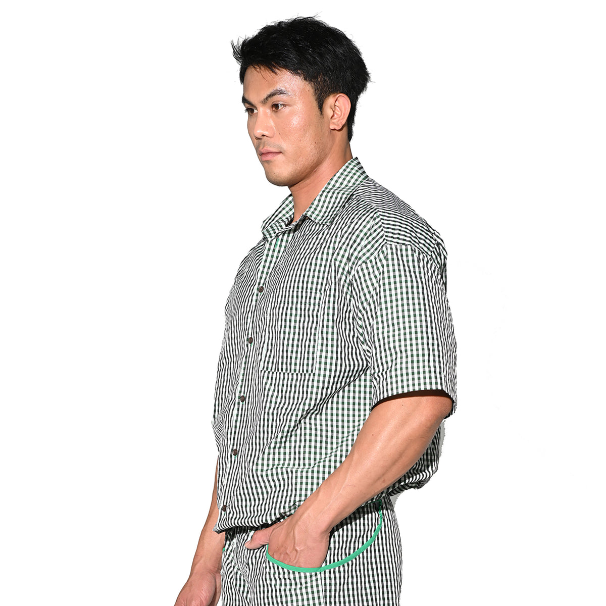 DESMIIT Men's Plaid Short Sleeve Button Down Shirt Loose Fit Non-Stretch Nylon Camp Collar Casual Vacation Shirt with Chest Pocket T3502