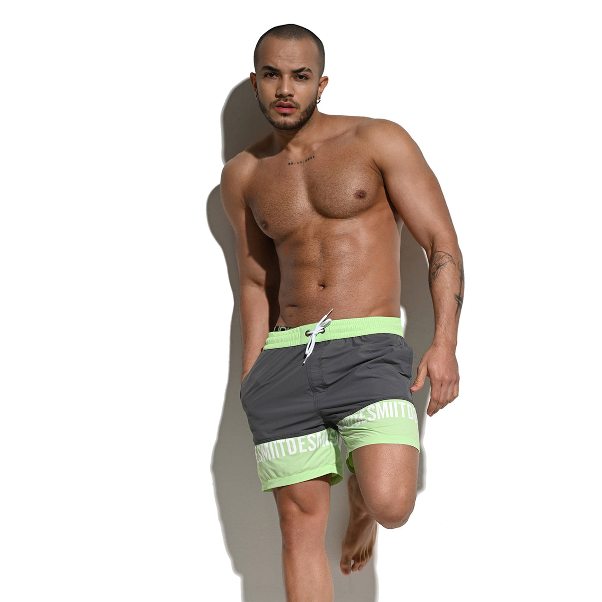 DESMIIT Men's Fashion Color Block Quick dry Swim Board Shorts, Quick‑Dry Breathable Beach shorts B3107