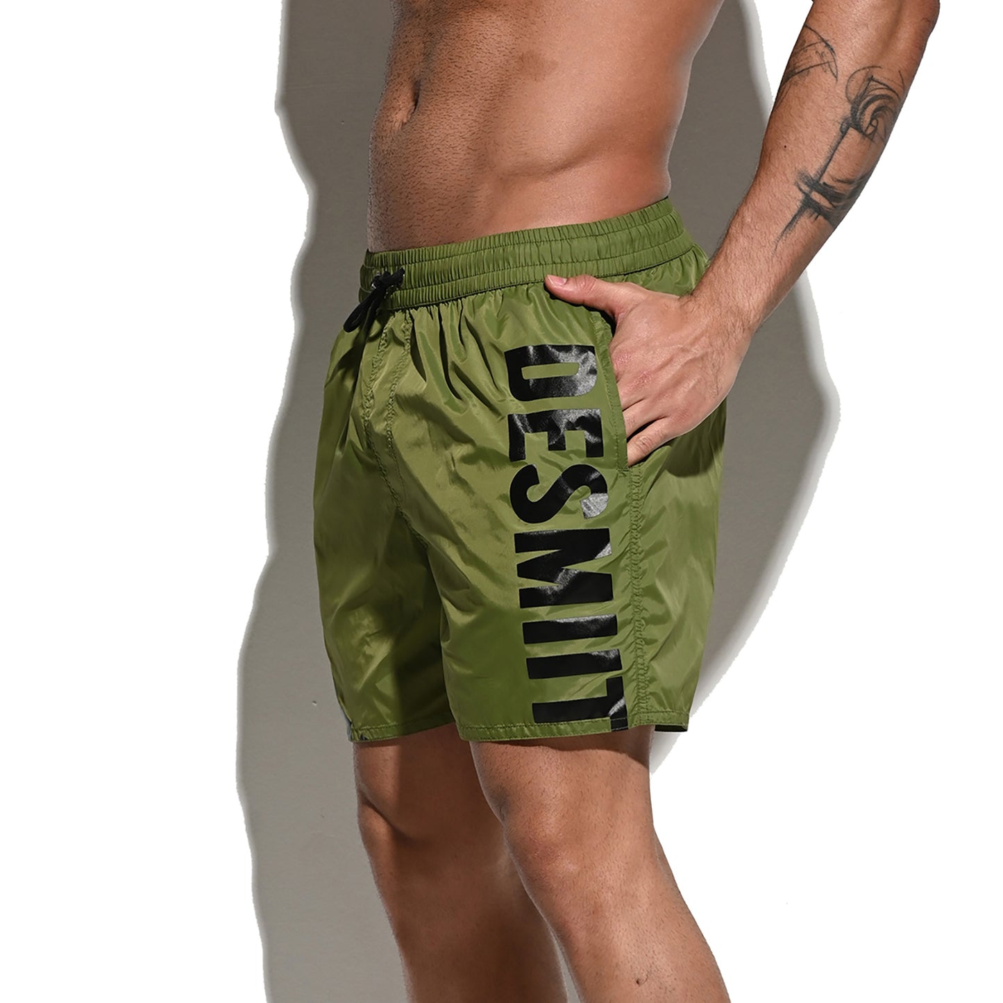 DESMIIT Men's Letter Printing Loose Board Shorts Fashion Work Out Fitness Freak Trunks B3112