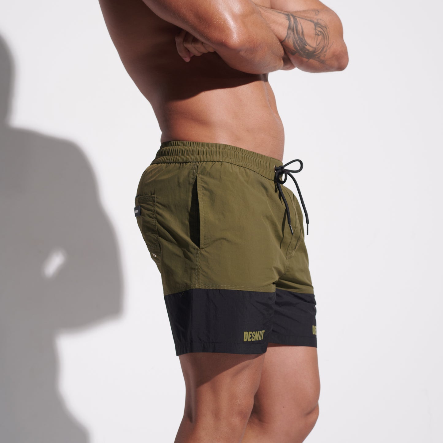 DESMIIT Men's Two‑Tone Modern Short‑Fit Moisture‑Wicking Drawstring Swim Board Shorts , Breathable Summer Beach Trunks Everyday B3344