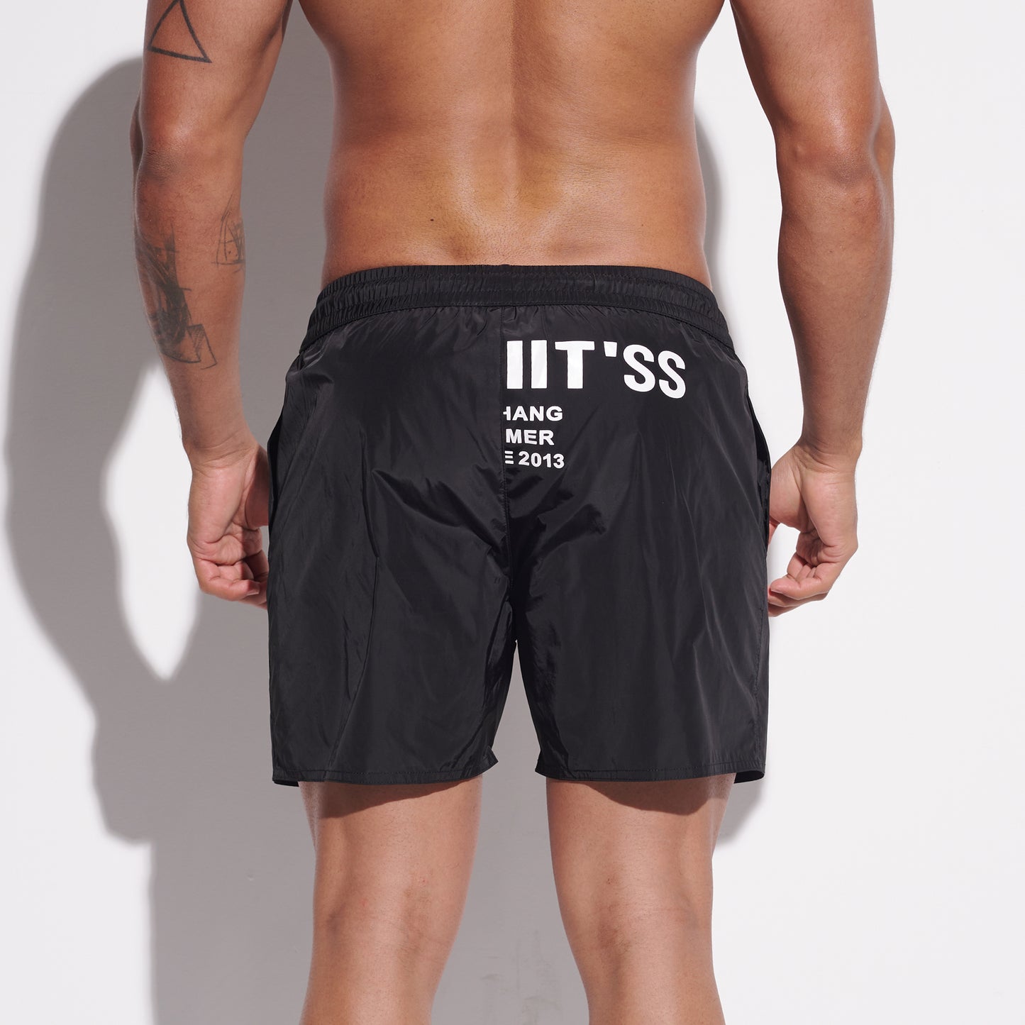 DESMIIT Men's Modern Short‑Fit Drawstring Swim Board Shorts with Pockets, Breathable Summer Beach Trunks for Aerobics Everyday GYM shorts B3346