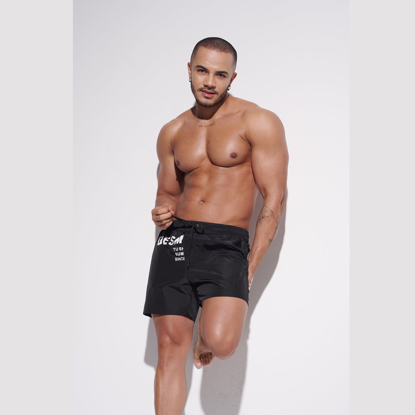 DESMIIT Men's Modern Short‑Fit Drawstring Swim Board Shorts with Pockets, Breathable Summer Beach Trunks for Aerobics Everyday GYM shorts B3346