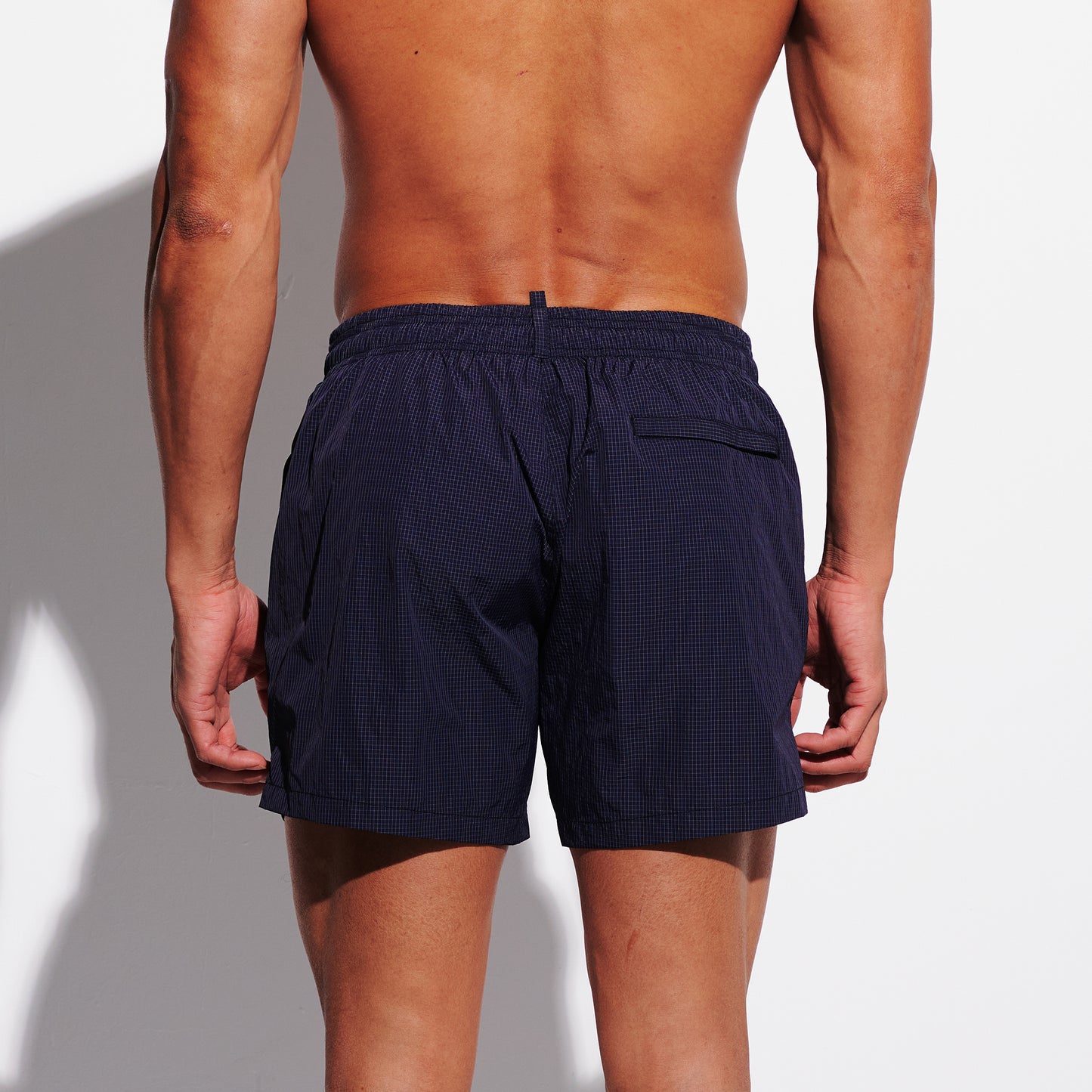Men's Solid Dark Grid Swim Shorts, Water-Repellent Quick-Dry Board Shorts with Pockets, Soft Portable Athletic Trunks B3681