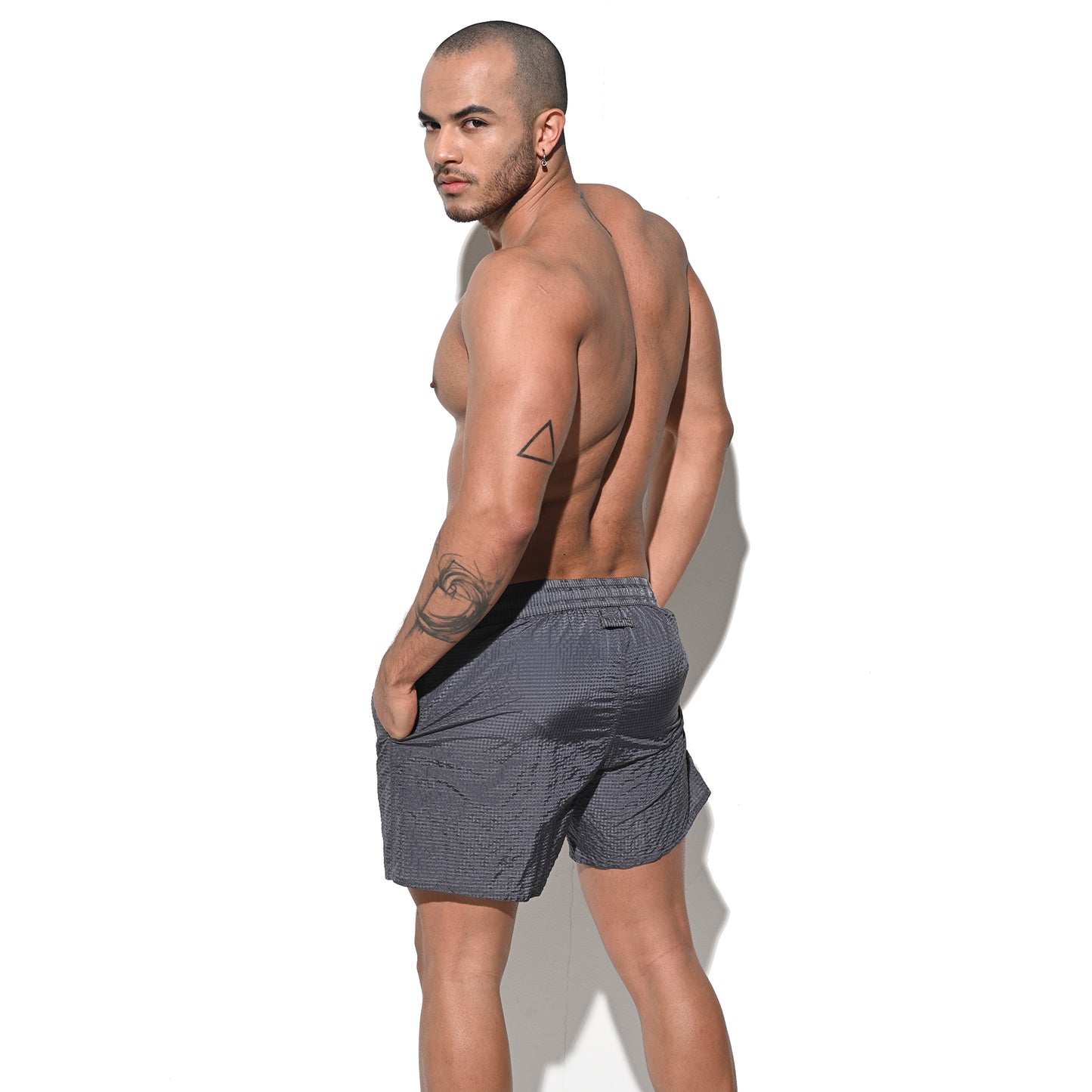 DESMIIT Men's Solid Color Ultra‑Thin Fast‑Dry Beach Shorts, Casual Summer Swim Trunks with Pockets B4236