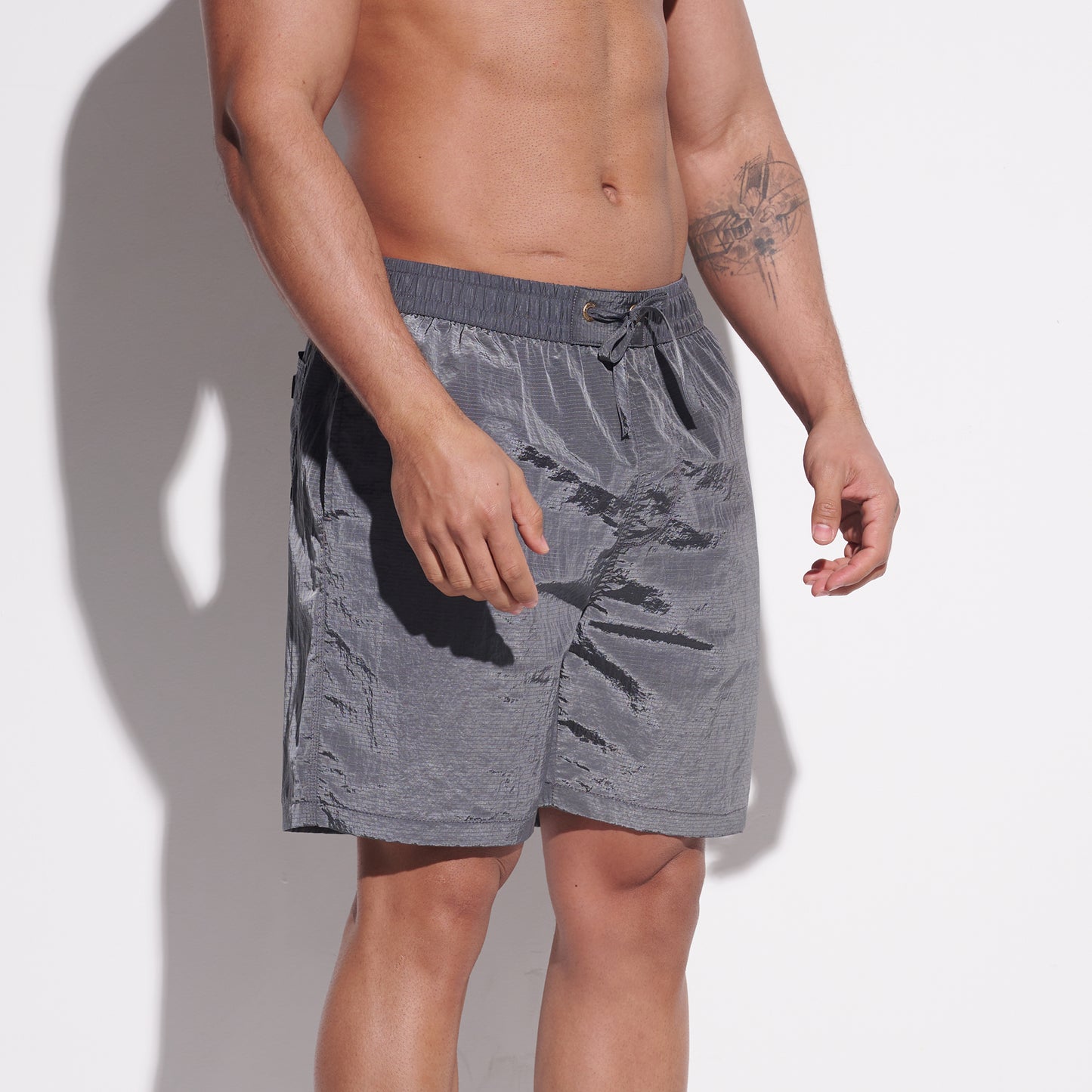DESMIIT Men's Fashion Cargo‑Style Printed Shiny‑Fabric Swim Board Shorts, Quick‑Dry Breathable Beach Trunks B4355