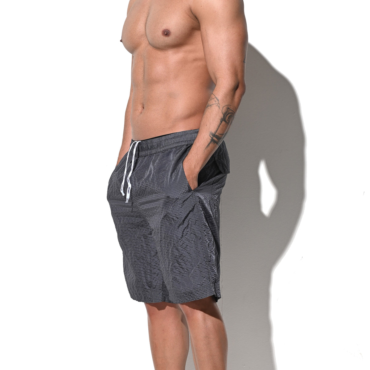 DESMIIT Men's Mid‑Length Solid Color Ultra‑Thin Fast‑Dry Beach Shorts, Casual Summer Swim Trunks with Pockets B5238
