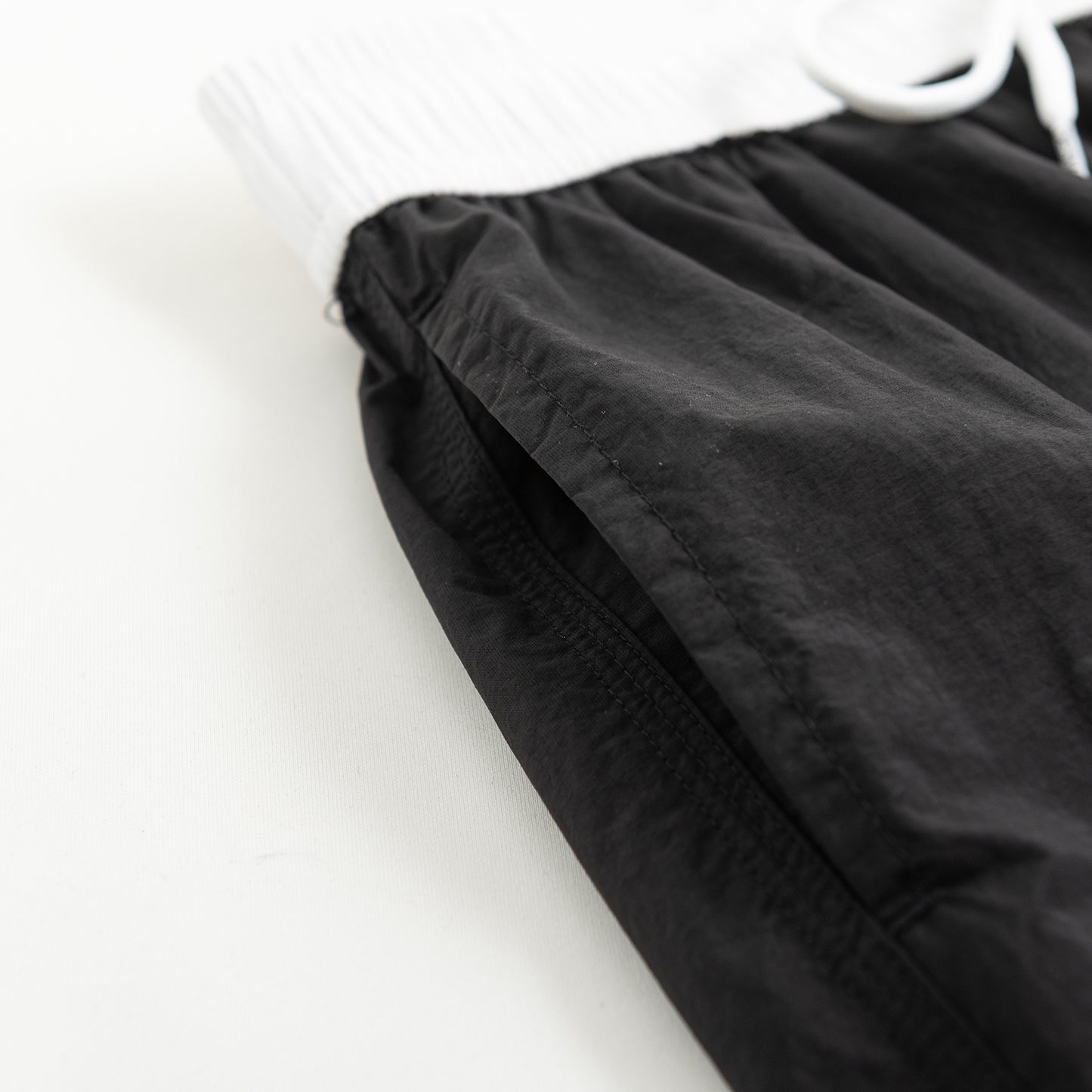 Men's Solid Color Drawstring Board Shorts | Quick-Dry Portable Sports Swimwear with Pockets B4114