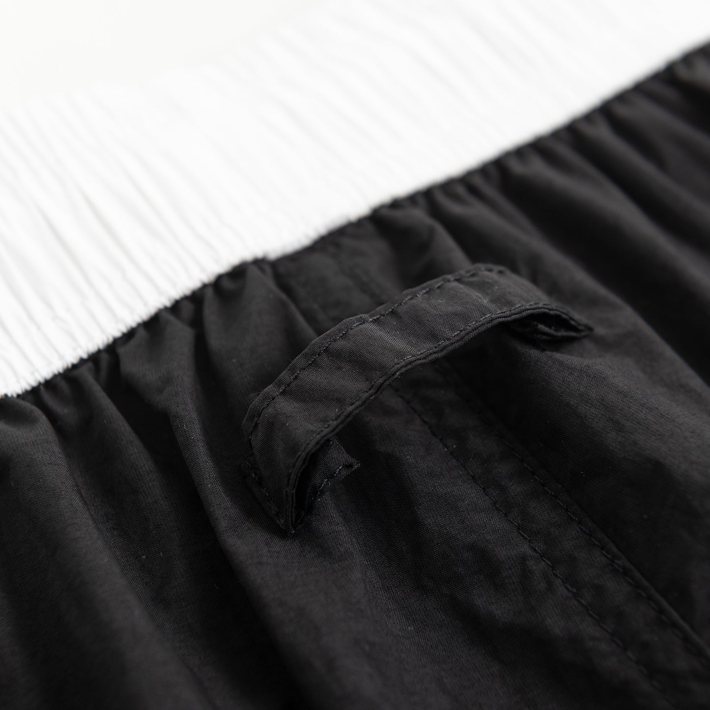 Men's Solid Color Drawstring Board Shorts | Quick-Dry Portable Sports Swimwear with Pockets B4114