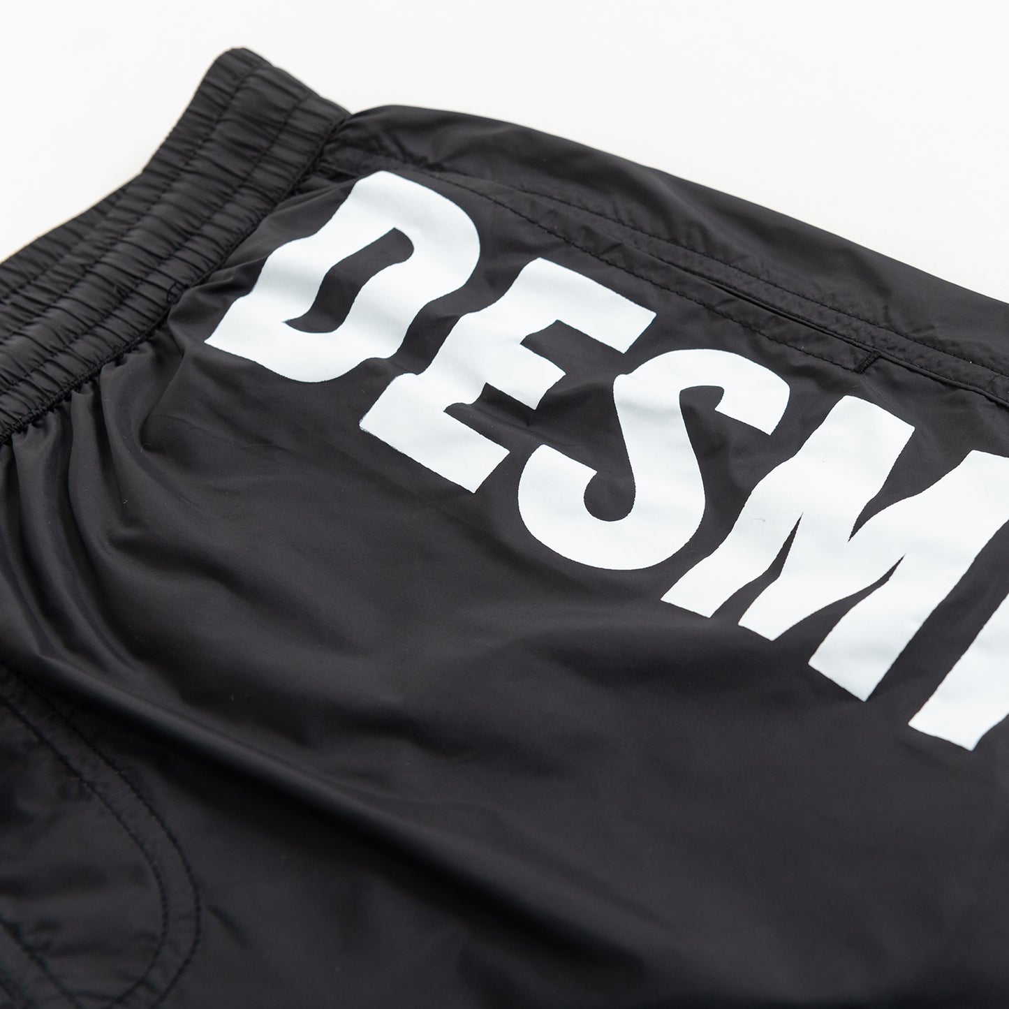 DESMIIT Men's Letter Printing Loose Board Shorts Fashion Work Out Fitness Freak Trunks B3112