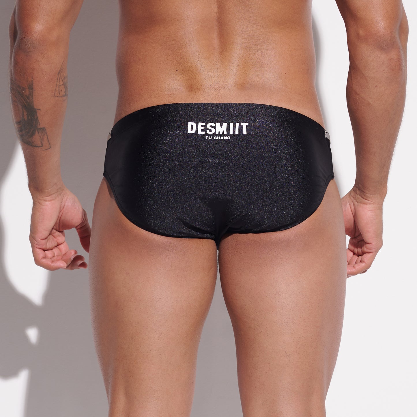 DESMIIT Men's Low Rise Padded Swim Briefs | Sexy Anti-embarrassment Bathing Suit  S3315