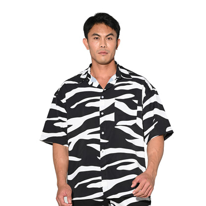DESMIIT Men's Camo Print Short Sleeve Button Down, Loose Fit Non-Stretch Nylon Camp Collar Vacation Shirt with Chest Pocket  T3504