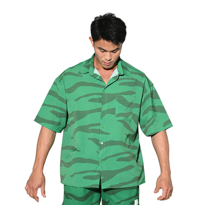 DESMIIT Men's Camo Print Short Sleeve Button Down, Loose Fit Non-Stretch Nylon Camp Collar Vacation Shirt with Chest Pocket  T3504