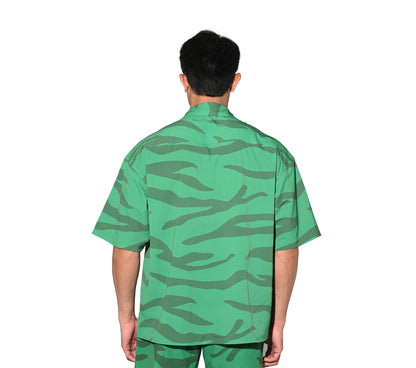 DESMIIT Men's Camo Print Short Sleeve Button Down, Loose Fit Non-Stretch Nylon Camp Collar Vacation Shirt with Chest Pocket  T3504
