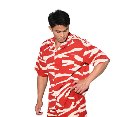 DESMIIT Men's Camo Print Short Sleeve Button Down, Loose Fit Non-Stretch Nylon Camp Collar Vacation Shirt with Chest Pocket  T3504